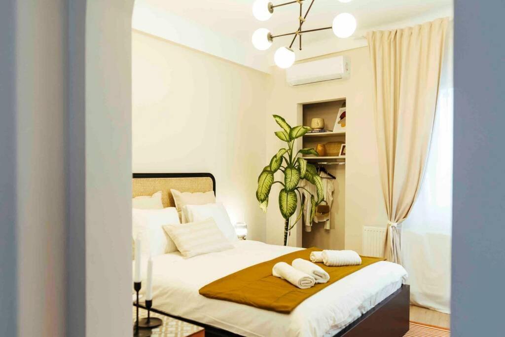 Stunning Views - Top Location - Netflix + Balcony Bucarest Esterno foto